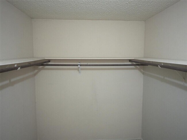 Building Photo - 6473 Hart Ln