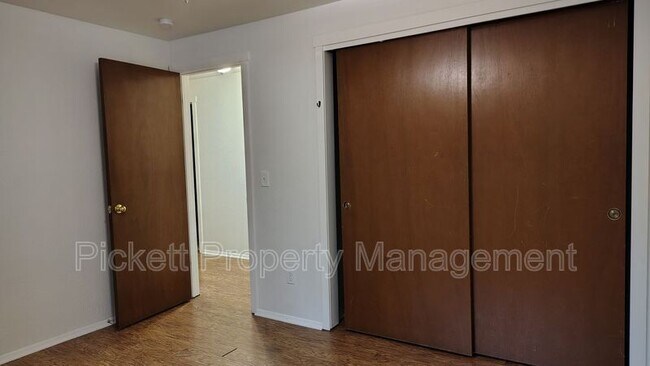 Building Photo - 24410 Andorra Ct NE