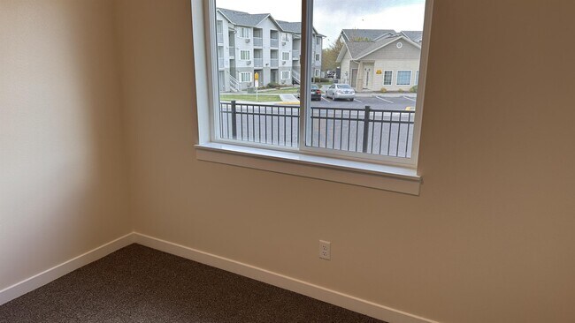 Building Photo - 123 9th Ave