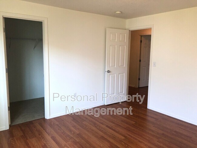Building Photo - 4026 NE 165th Pl