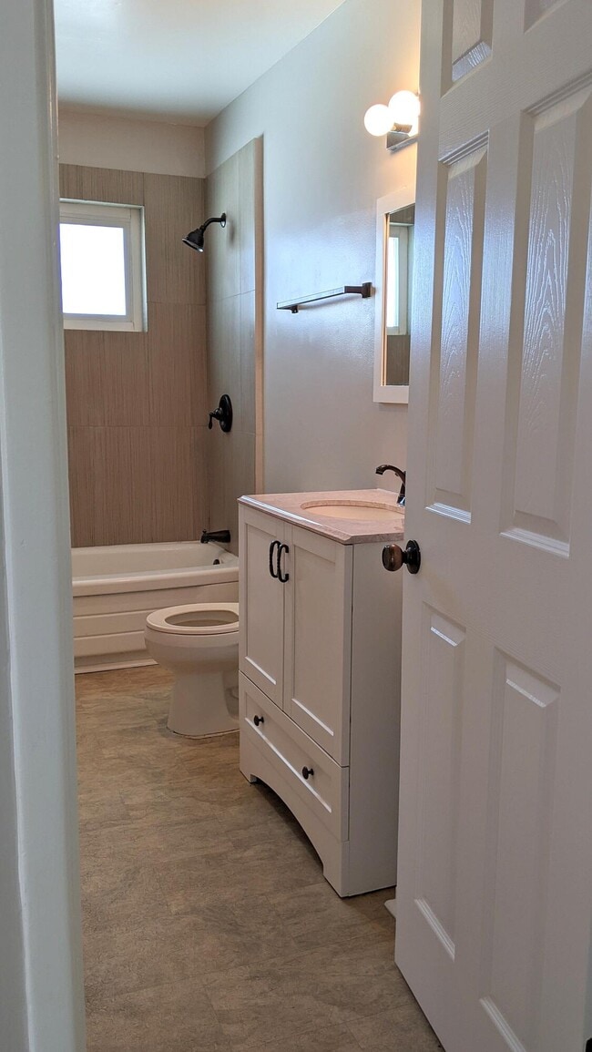 Building Photo - 42405 Iowa St