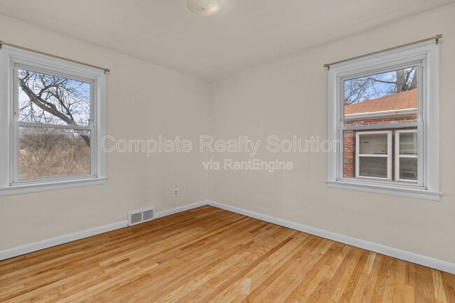 Building Photo - 231 Emerling Dr