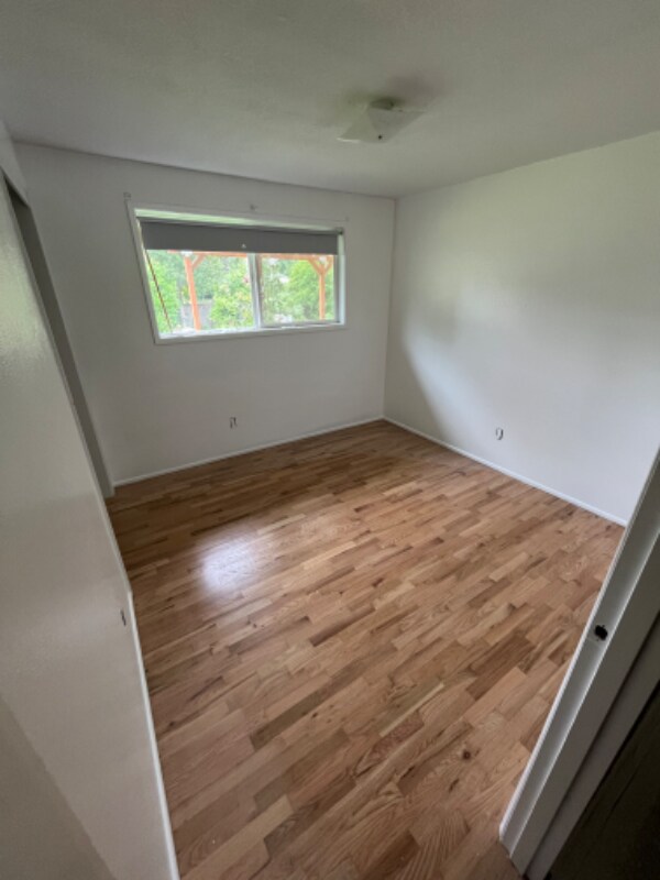 Building Photo - 829 Rossmore St