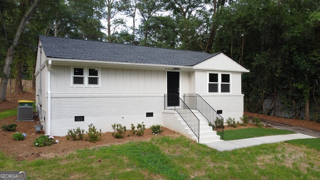 Building Photo - 165 Habersham Dr