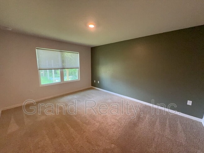 Building Photo - 5482 Peach Dr