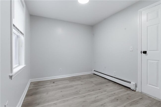 Building Photo - 92 Sylvian St