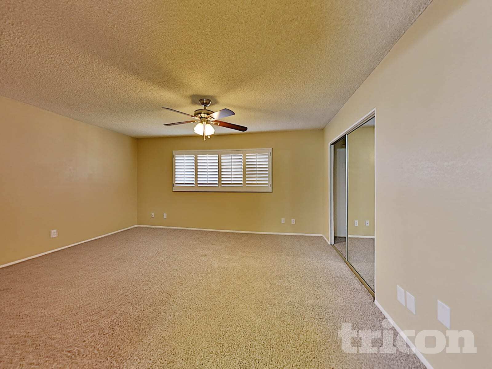 Building Photo - 3601 W Country Gables Dr