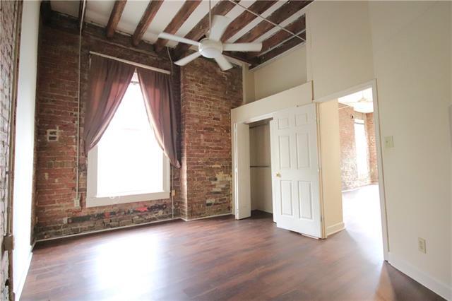Building Photo - 541 St Joseph St