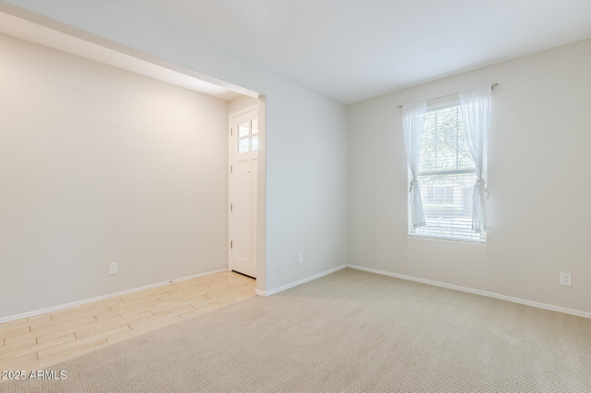 Building Photo - 9910 E Theia Dr
