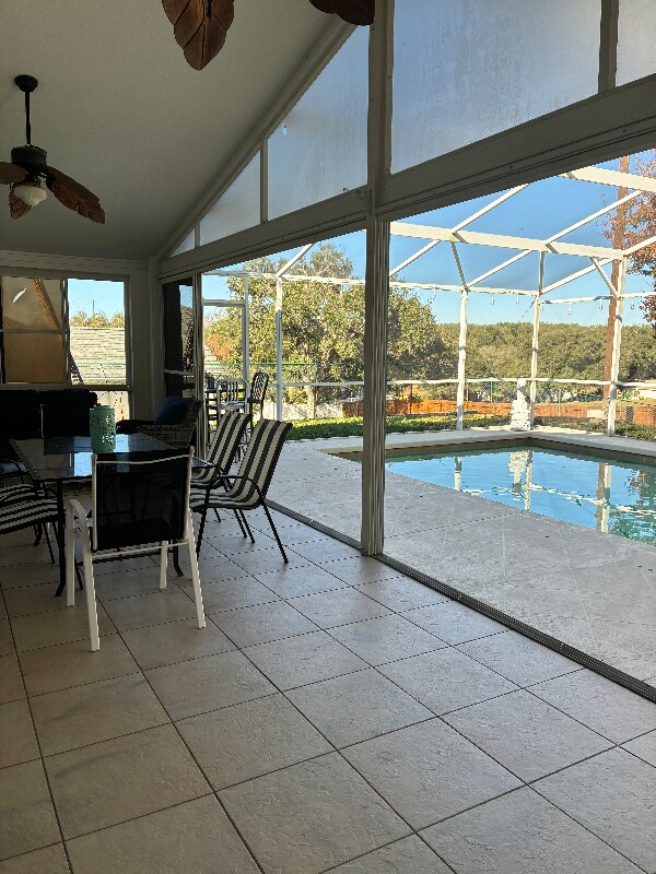 Building Photo - 867 Park Valley Cir