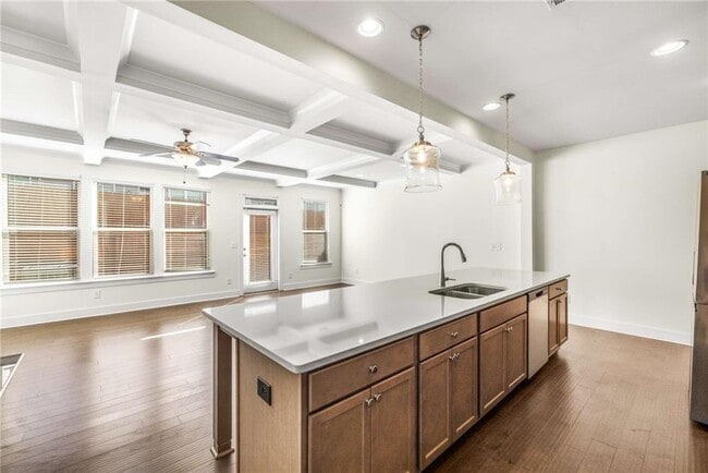 Building Photo - 7673 Squire Ct