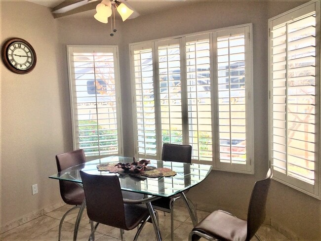 Building Photo - 137 Weatherstone Dr