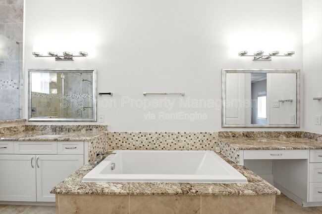 Building Photo - 2119 Taft St