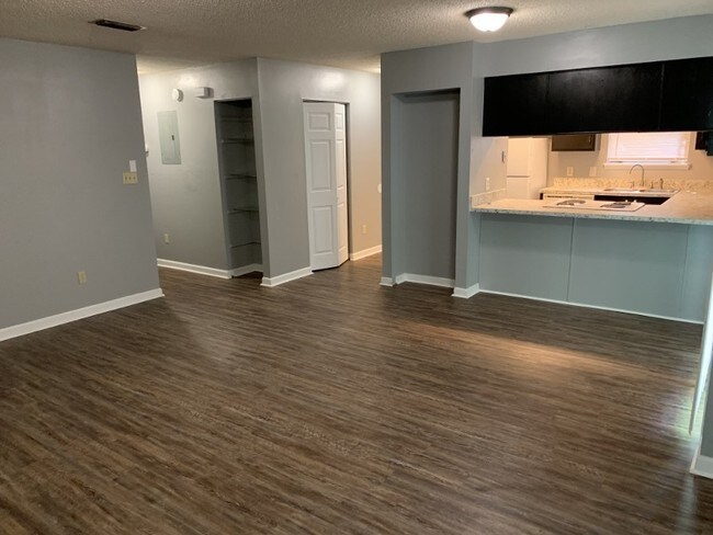 Building Photo - 2840 Misty Garden Cir