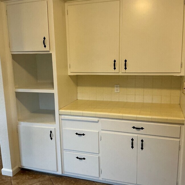 Building Photo - Washington (1004-1008)