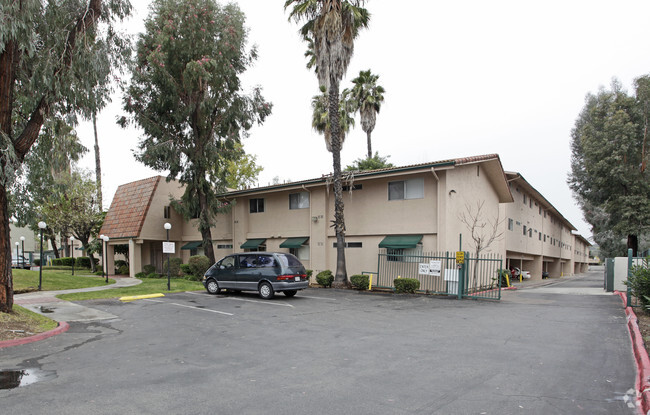 Primary Photo - Sonoma Court Apartments