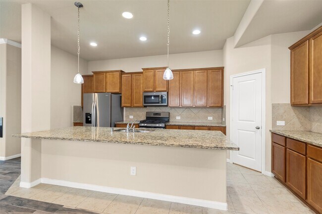 Building Photo - 15714 Highlands Cove Dr