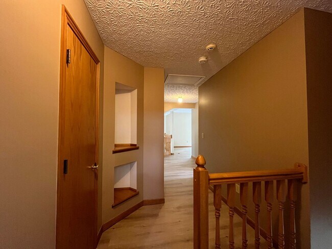 Building Photo - Spacious 3-Bed, 2.5-Bath Home in Desirable...