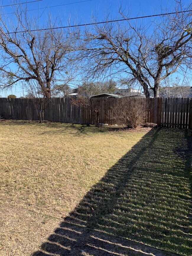 Building Photo - 1403 Haley Gray Dr