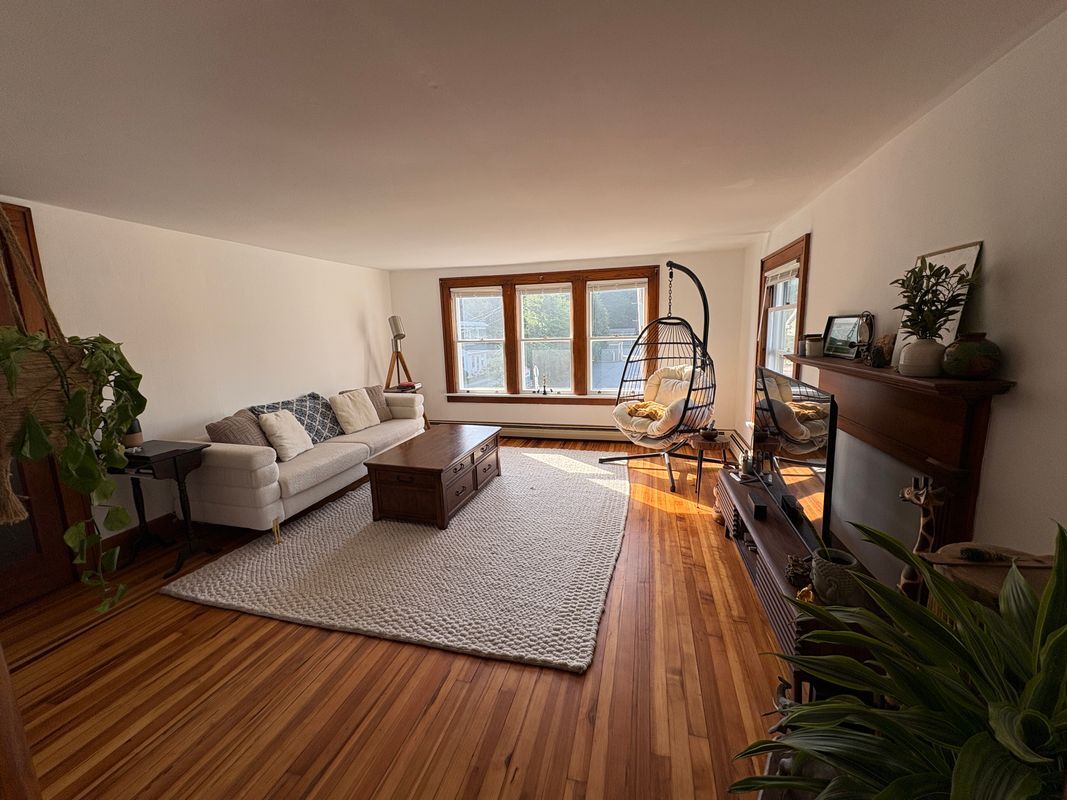 Building Photo - 3729 New York 43-2nd floor