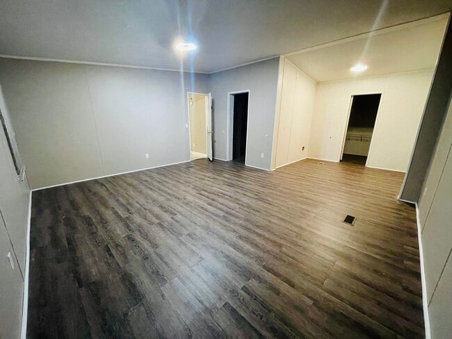 Building Photo - 294 Oscar Weeks Rd