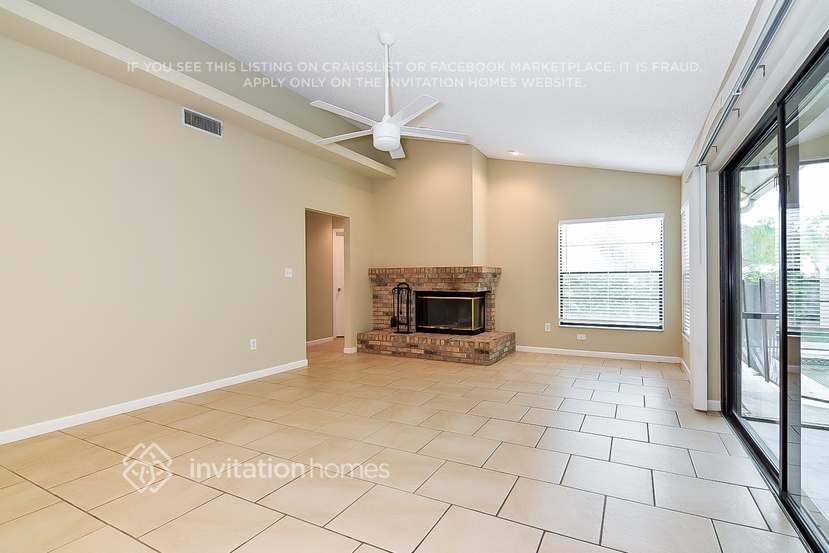 Building Photo - 1406 Clarion Dr