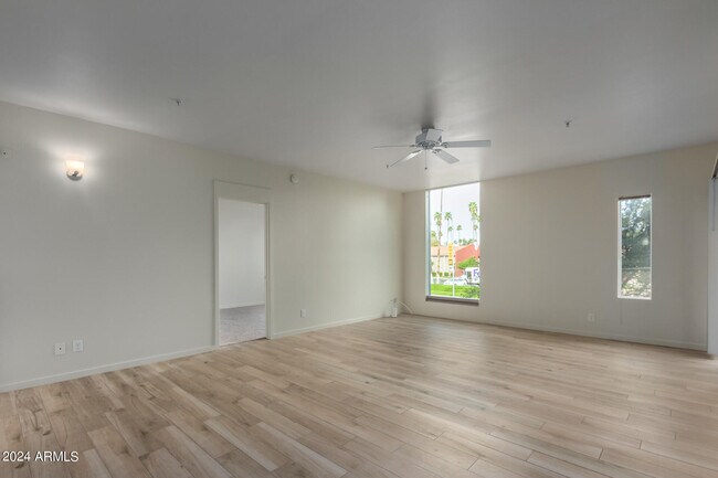 Building Photo - 1111 W University Dr
