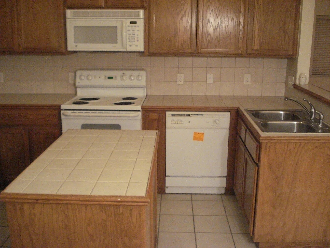 Building Photo - 413 Pinehurst drive