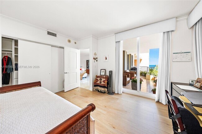 Building Photo - 781 Crandon Blvd