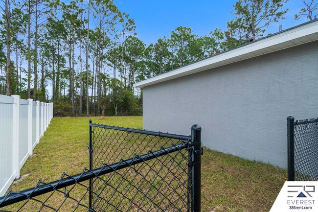 Building Photo - 53 Selma Trail