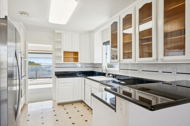 Building Photo - 114 San Marino Dr