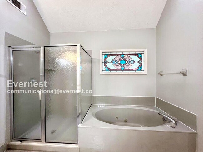 Building Photo - 6645 Kirby Trace Cove