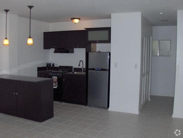 Kitchen - Park East - Park Knowles Apartments