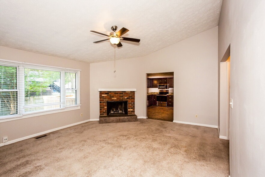 Building Photo - 5723 Ensenada Ave