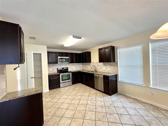 Building Photo - 404 Ashland Dr