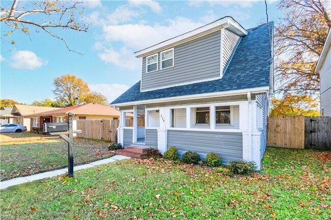 Building Photo - 229 Woodview Ave