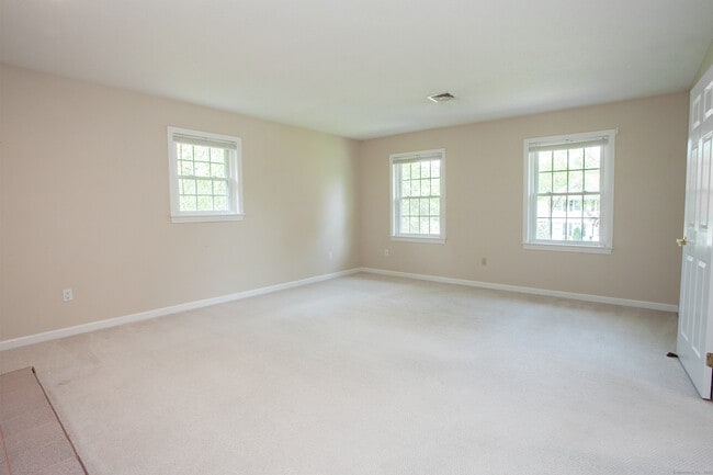 Building Photo - 24 Old Mill Dr