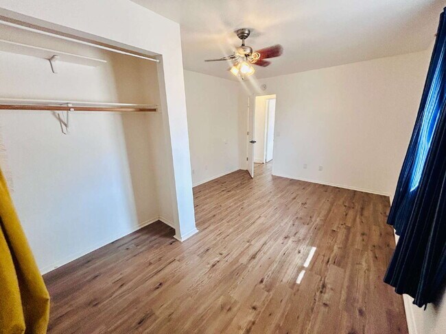 Building Photo - Beautiful 4 Bedroom House for rent in South Joshua Tree