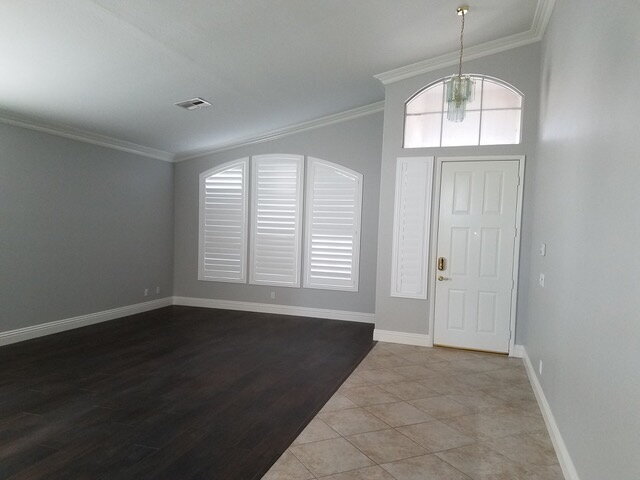 Building Photo - Elegant Single-Story Pool Home in Gated Community with Upgraded Kitchen & Easy-Care Backyard Pool...