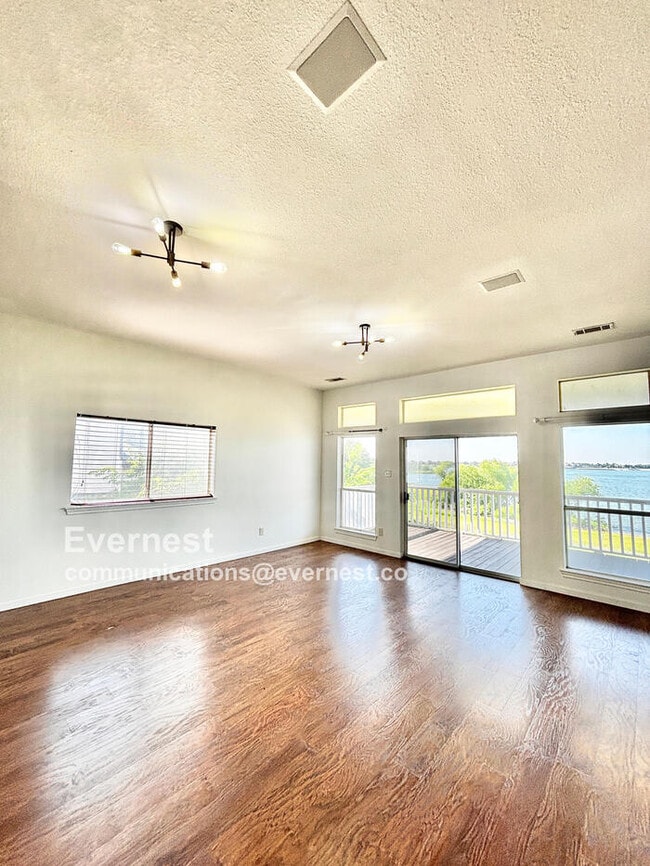 Building Photo - 11156 Windjammer Dr