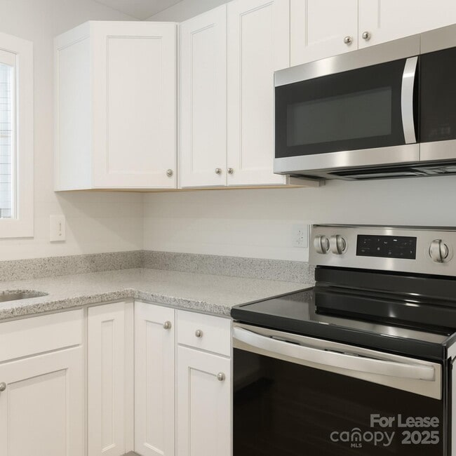 Building Photo - 3204 Glenn Hope Way