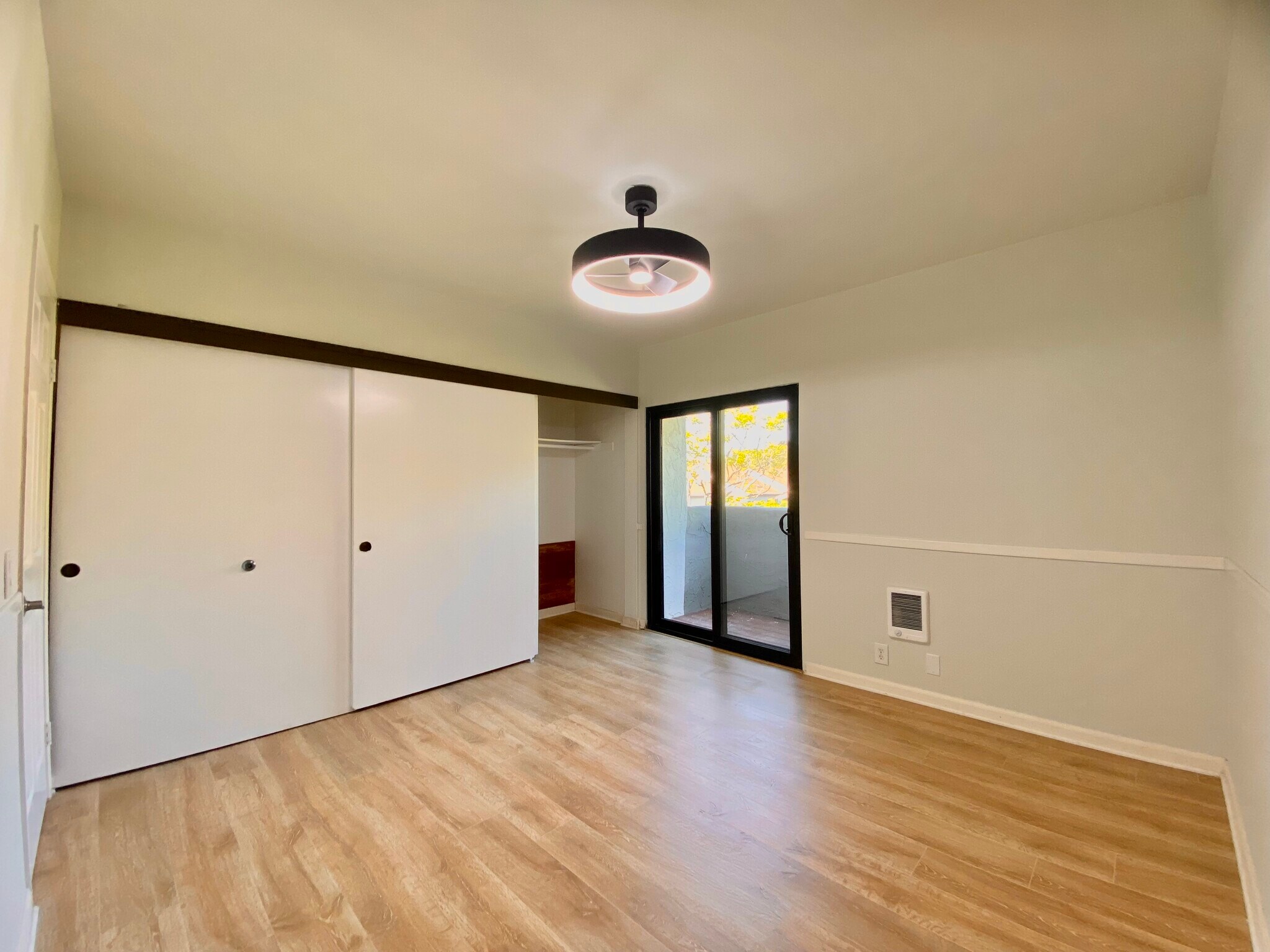 Building Photo - 8722 Villa La Jolla Dr