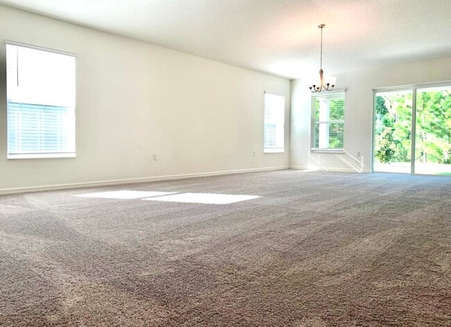 Building Photo - Beautiful 4 Bed 2 Bath Charmer For Rent!