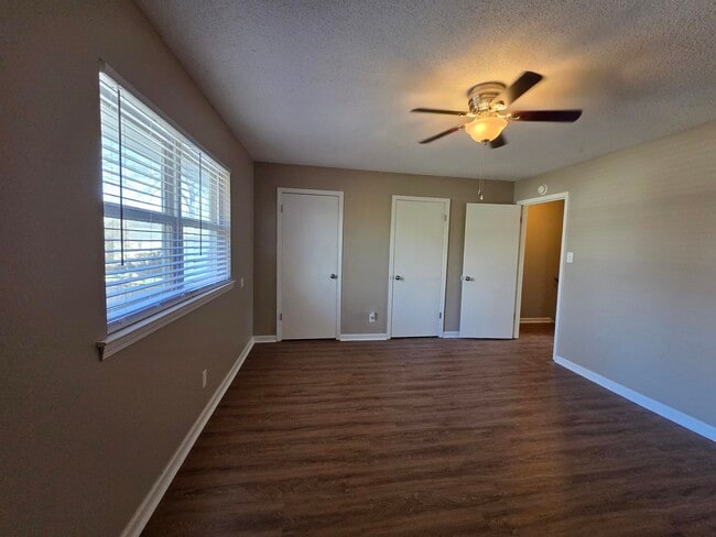 Building Photo - 2104 Harbert Ave