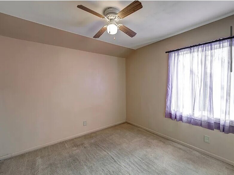 Bedroom 1 - 1009 Apache Dr
