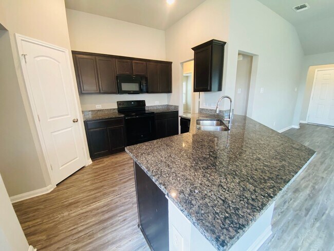 Building Photo - Charming and well-maintained home in a convenient Temple location