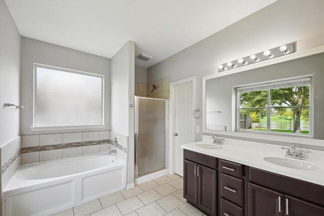 Building Photo - 3105 W Trail Dr