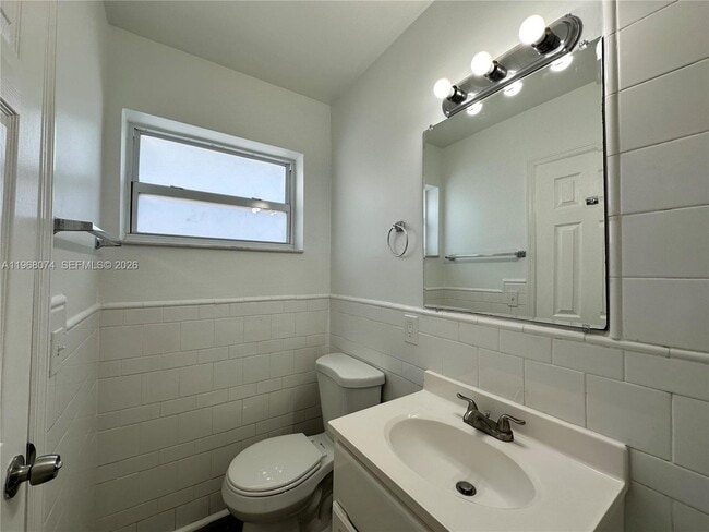 Building Photo - 2309 Madison St