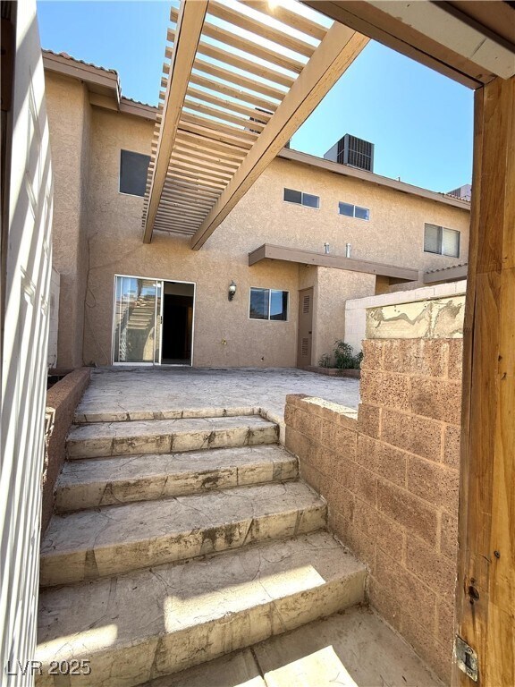 Building Photo - 3367 Reka St