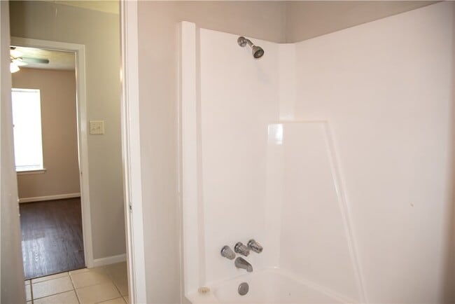 Building Photo - 1902 Woodsman Dr